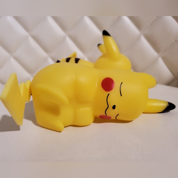 ✨ Pikachu Nightlight ~ Side Sleeper - Picture 3 of 5